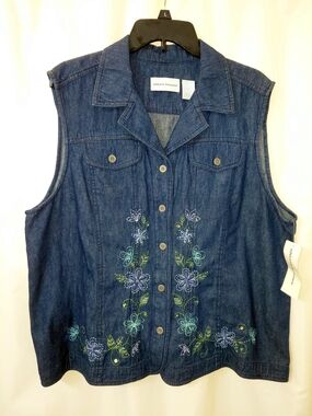 NWT Sz 20 Alfred Dunner Blue Denim Sleeveless Button Vest with Sequin Embroidery